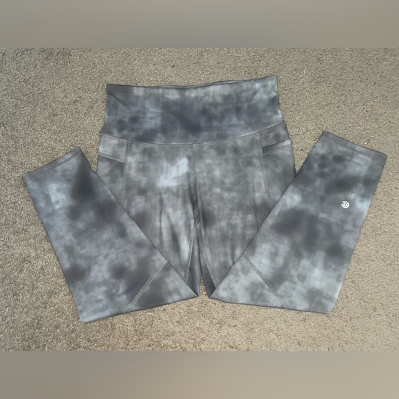 Champion Tie-Dye Cropped Activewear Leggings, Size M - Picture 2 of 12